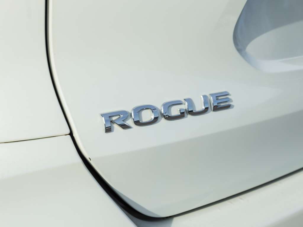 Nissan Rogue SL| PRO PILOT | TOIT OUVRANT | CUIR | GPS | BAS KM 2018